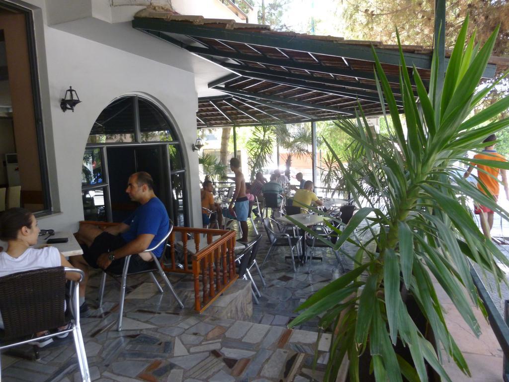 Joy Hotel Sarande Exterior photo