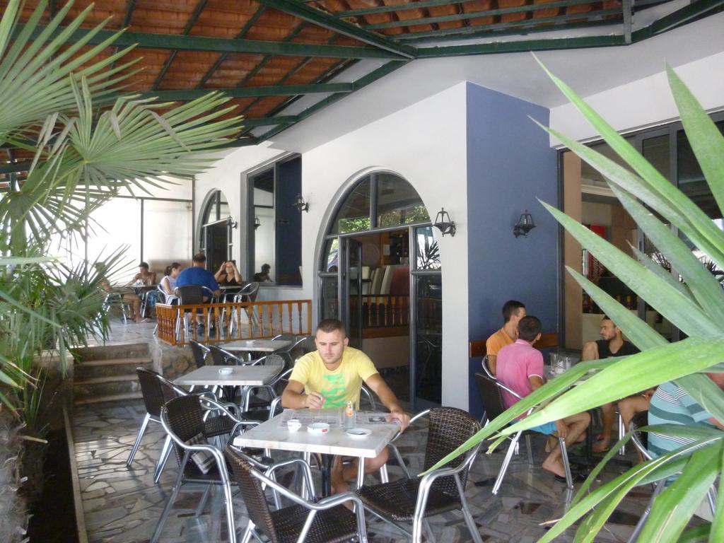 Joy Hotel Sarande Exterior photo
