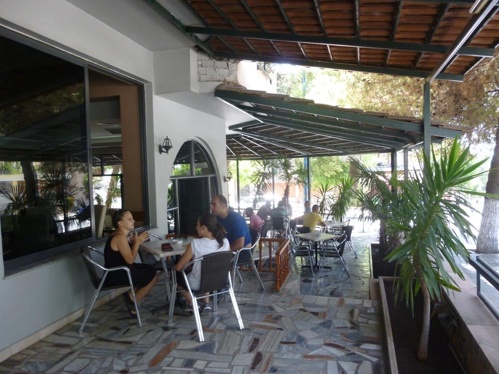 Joy Hotel Sarande Exterior photo