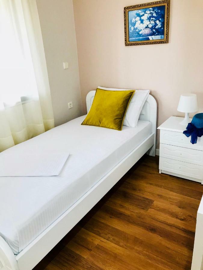 Joy Hotel Sarande Exterior photo