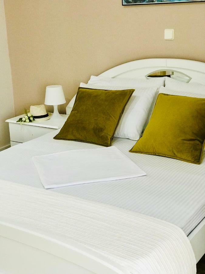 Joy Hotel Sarande Exterior photo