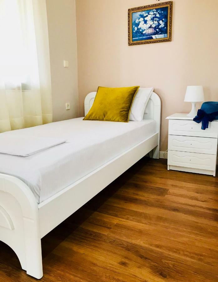 Joy Hotel Sarande Exterior photo